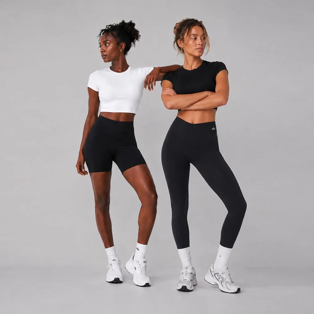 Alo Yoga 알로 ALO 크롭 피네스 여성 반팔 티셔츠 썸네일 6