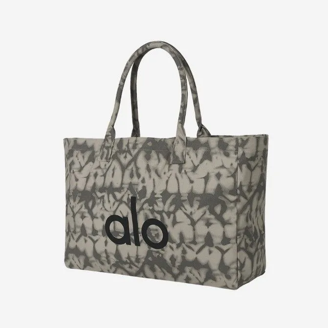Alo Yoga 알로 가방(쇼퍼백) 정면 컷