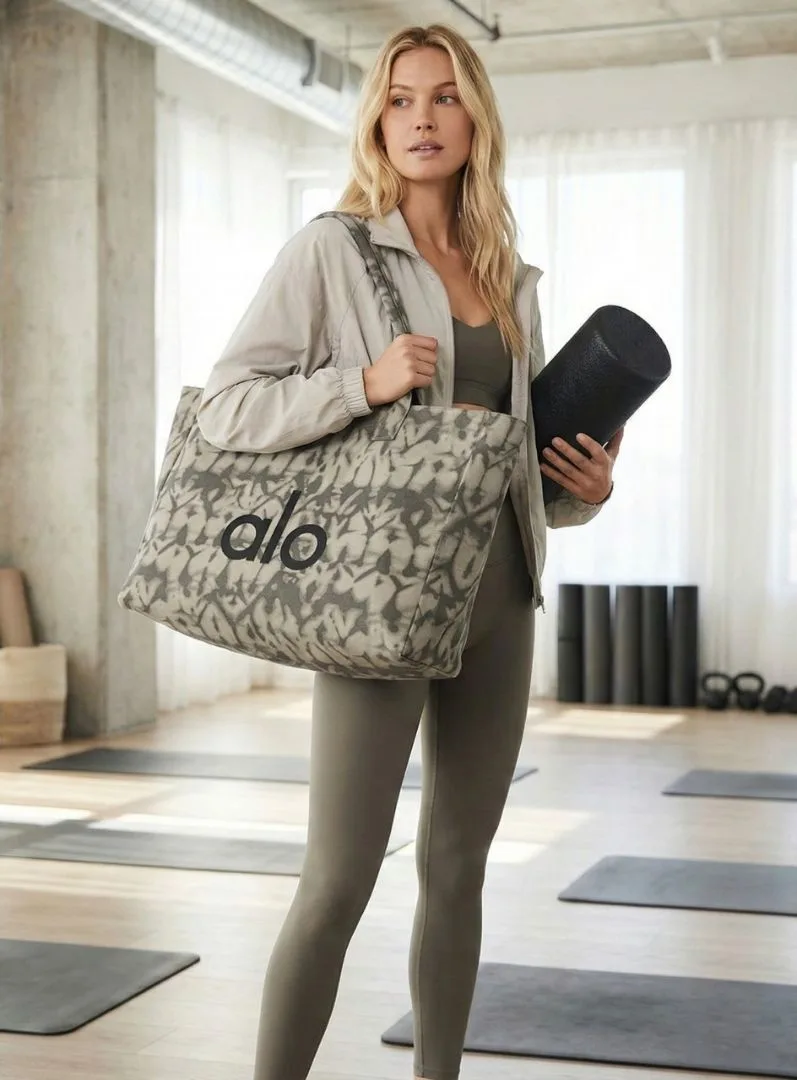 Alo Yoga 알로 가방(쇼퍼백) 썸네일 3