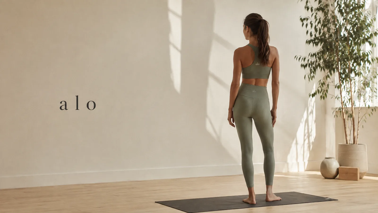 Alo Yoga 브랜드 대표 이미지